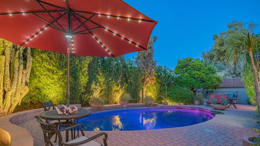 Scottsdale Gem wPool in Private and Serene Yard